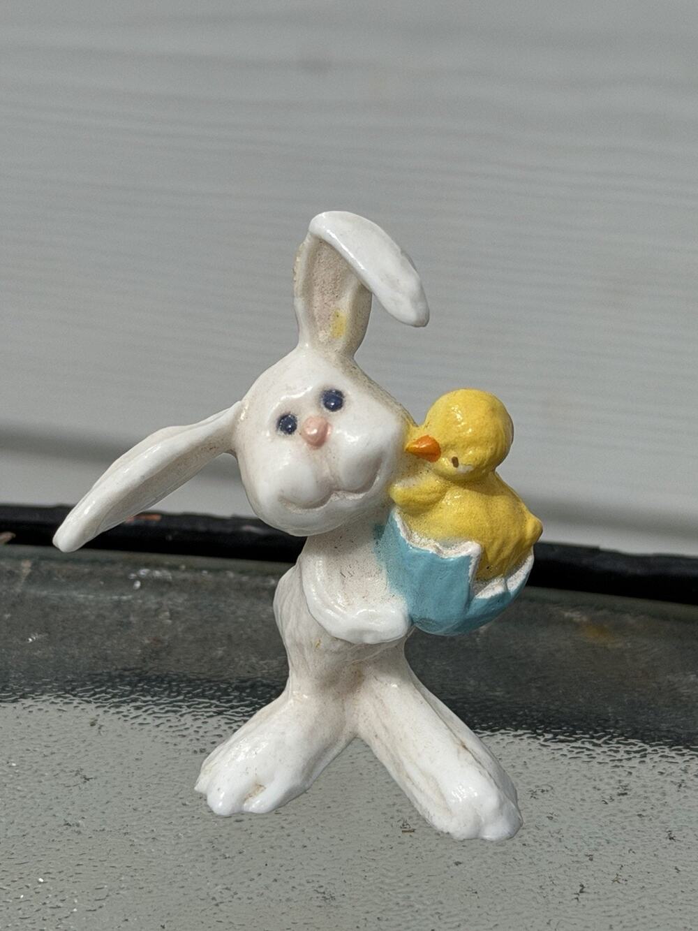 RARE Vintage 1974 Hallmark Merry Miniatures Bunny Holding Chick -EVC